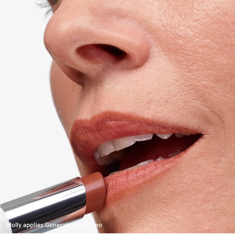 GLOSSIER Generation G Sheer Matte Lipstick in Leo Full Size 3 g - Picture 6 of 11